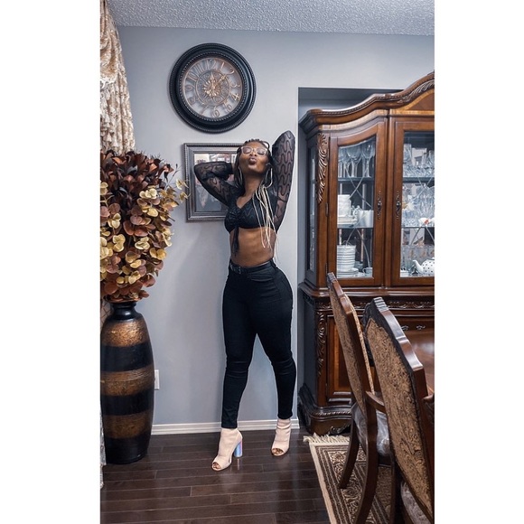 Meet your Posher, Roberta - Picture 16 of 16